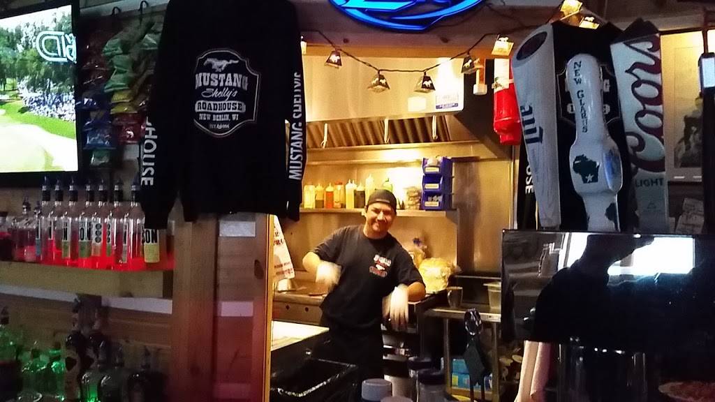 Mustang Shellys Roadhouse | restaurant | 18540 W National Ave, New Berlin, WI 53146, USA | 2626792221 OR +1 262-679-2221