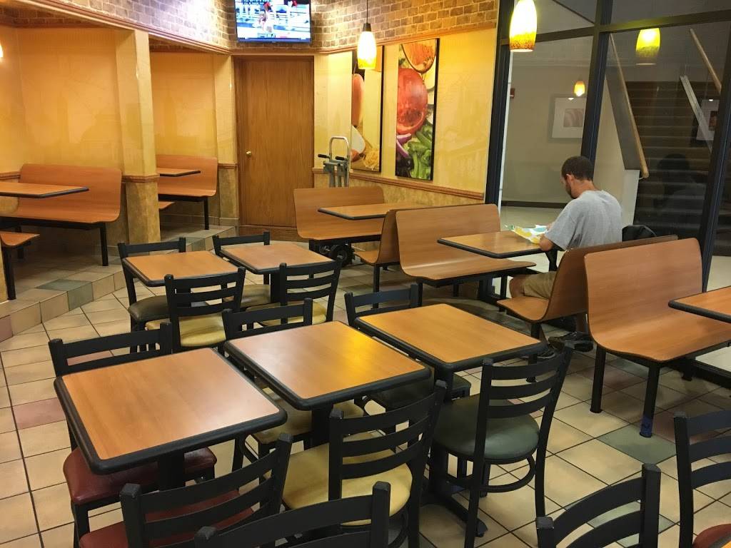 Subway | meal takeaway | 111 W Washington St Suite 171, Indianapolis, IN 46204, USA | 3176858000 OR +1 317-685-8000