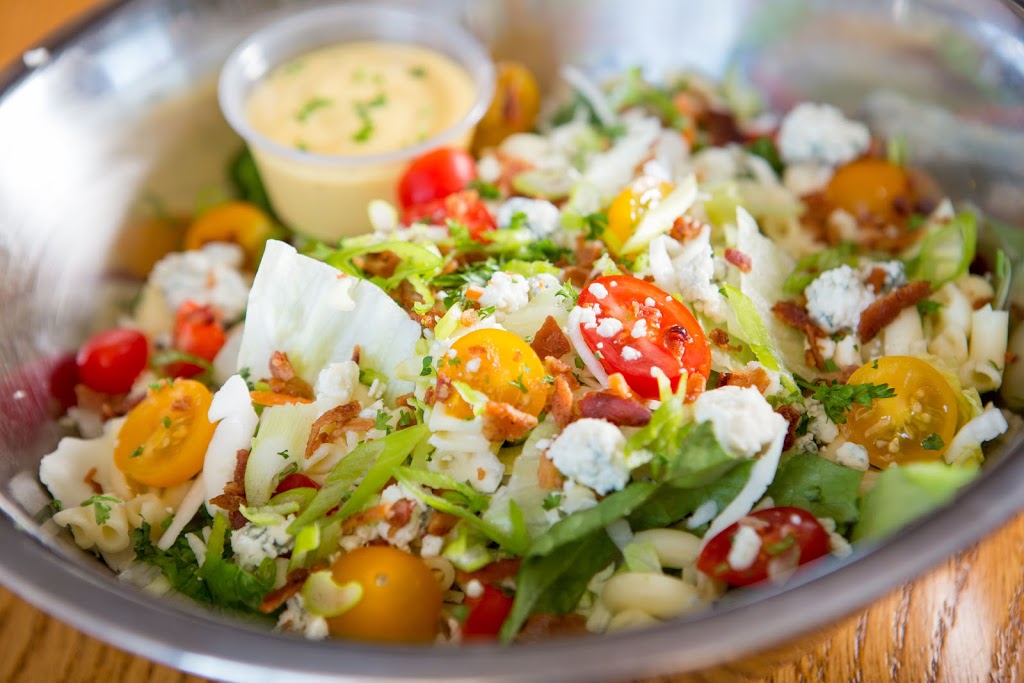 Easy Street Pizza & Patio | restaurant | 2922 W Irving Park Rd, Chicago, IL 60618, USA | 7738662010 OR +1 773-866-2010