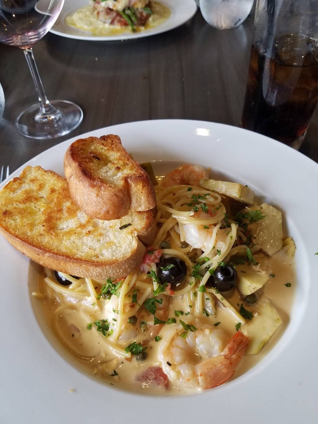 Avenues Bistro | restaurant | 338 W 63rd St, Kansas City, MO 64113, USA | 8163335700 OR +1 816-333-5700