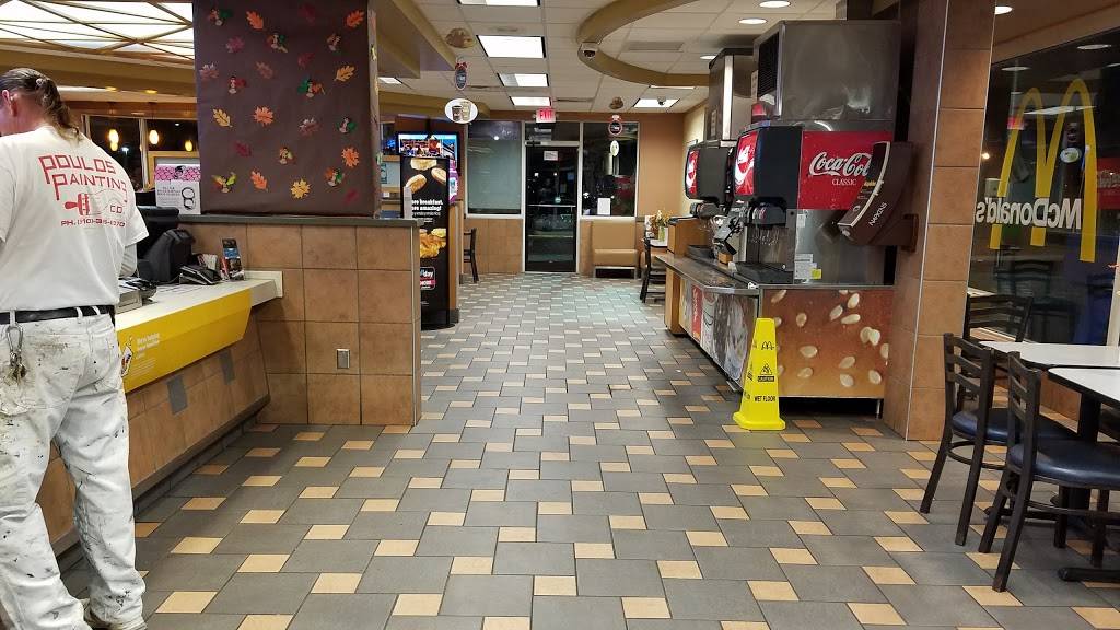 McDonalds | cafe | 822 S College Rd, Wilmington, NC 28403, USA | 9103954627 OR +1 910-395-4627
