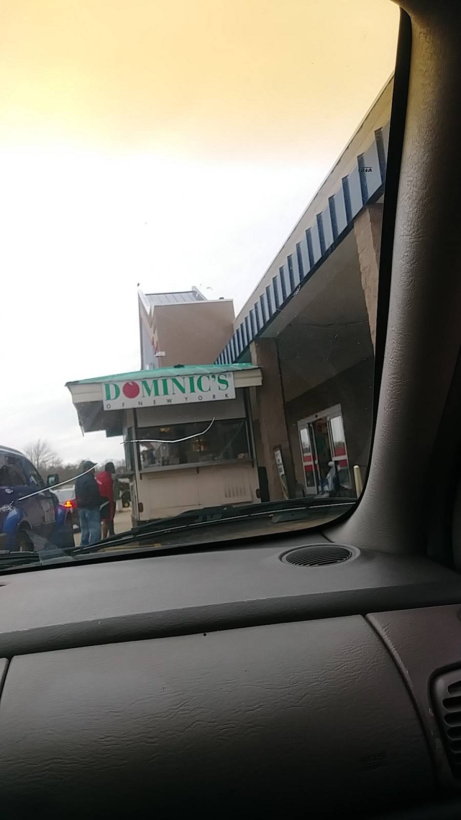 Dominics of New York | restaurant | 300 Chatham Dr, Newport News, VA 23602, USA | 7578748775 OR +1 757-874-8775