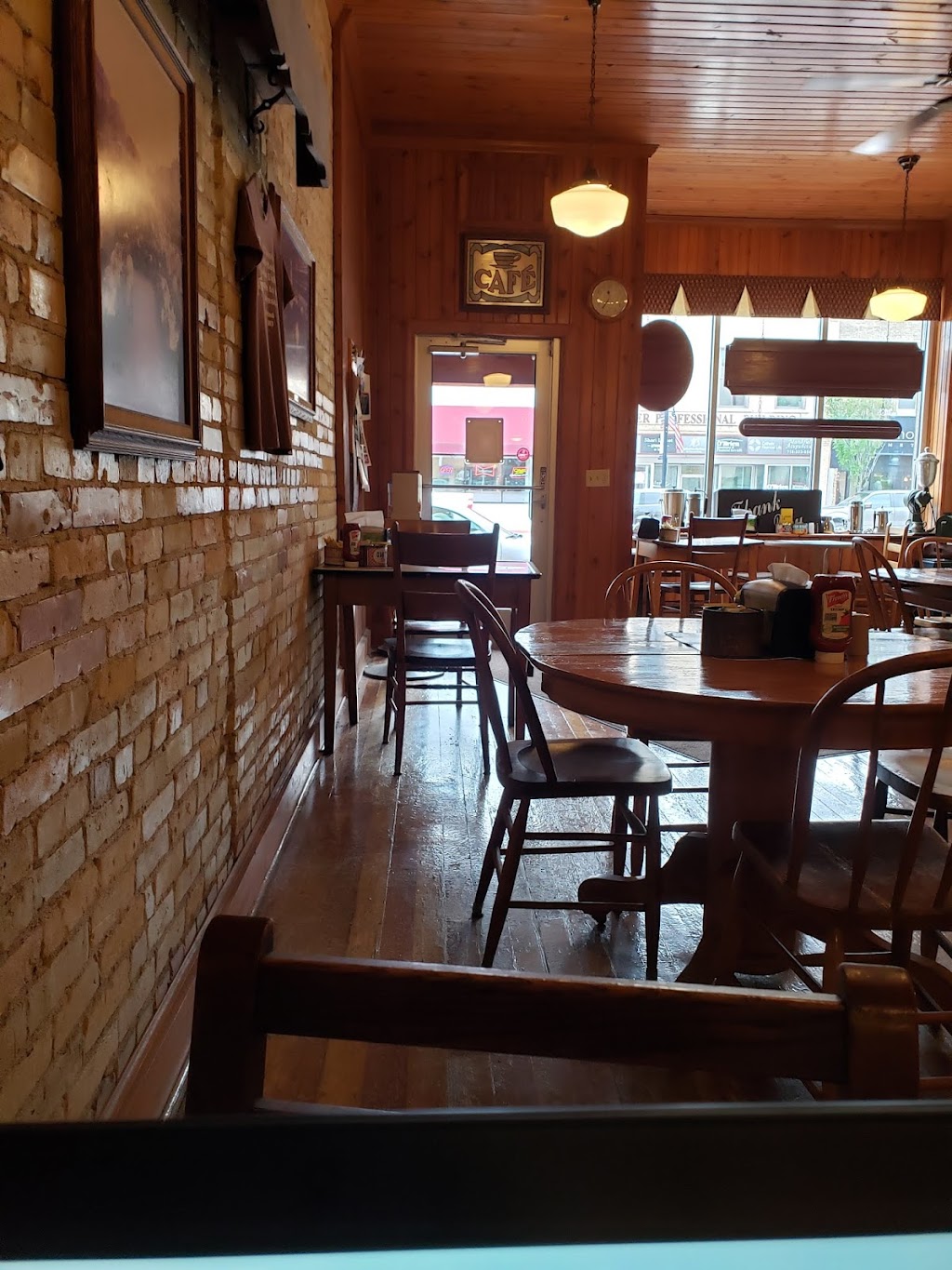 The Daily Grind | cafe | 236 S Central Ave, Marshfield, WI 54449, USA | 7153876607 OR +1 715-387-6607