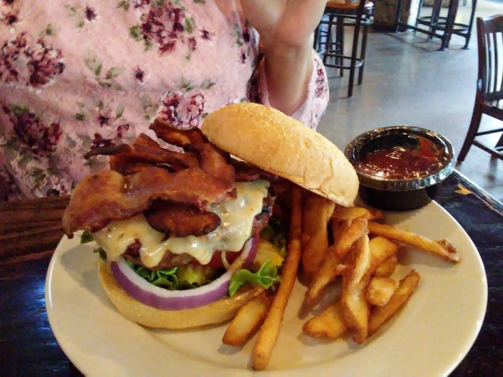 Bucket Head Tavern | restaurant | 5458, 8039, Ray Mears Blvd, Knoxville, TN 37919, USA | 8653949936 OR +1 865-394-9936