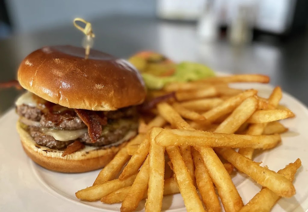 Rusty Putter Bar and Grill | restaurant | 1350 Birch St, Montrose, CO 81401, USA | 9702490252 OR +1 970-249-0252