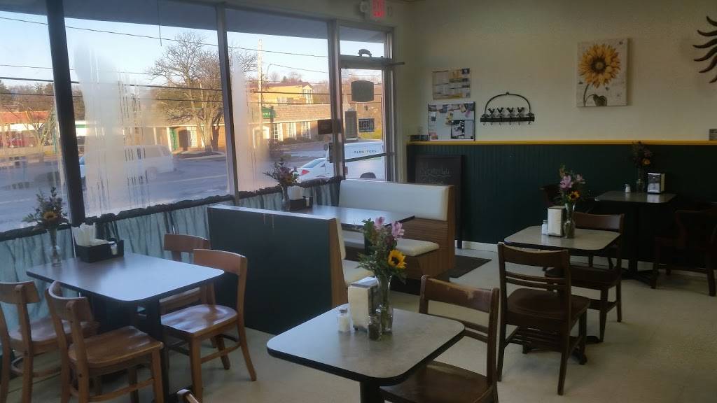 FARM to FORK CAFE and CATERERS |  | 2537 Darlington Rd, Beaver Falls, PA 15010, United States | 7243841581 OR +1 724-384-1581