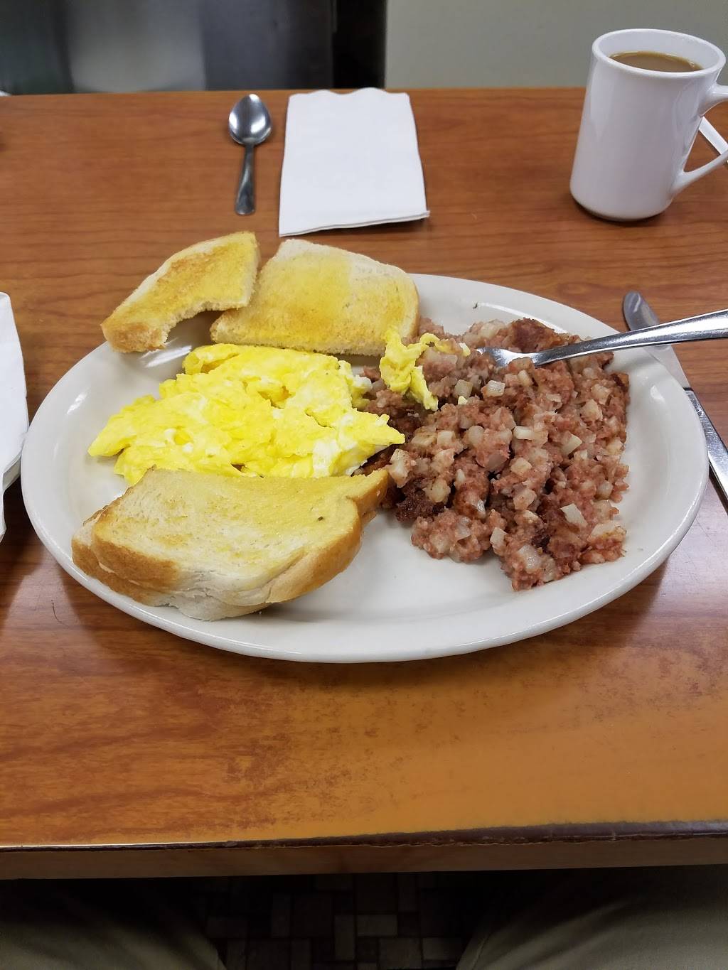 La Ports Pine Restaurant | restaurant | 48 Pine St, Lockport, NY 14094, USA | 7164339756 OR +1 716-433-9756