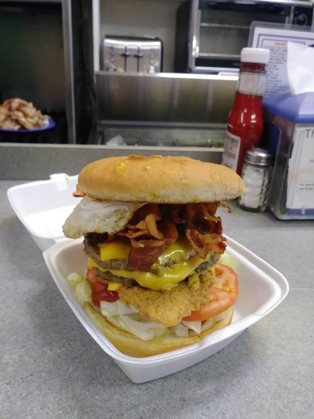 White Spot | restaurant | 1407 University Ave, Charlottesville, VA 22903, USA | 4342959899 OR +1 434-295-9899