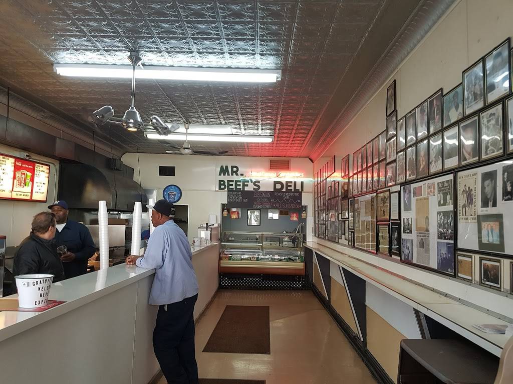 Mr. Beef On Orleans | restaurant | 666 N Orleans St, Chicago, IL 60654, USA | 3123378500 OR +1 312-337-8500