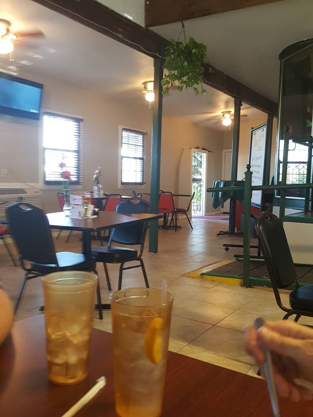 AGAZAJOS | restaurant | 2406 Us Highway 183 South, Austin, TX 78744, USA | 5123892558 OR +1 512-389-2558