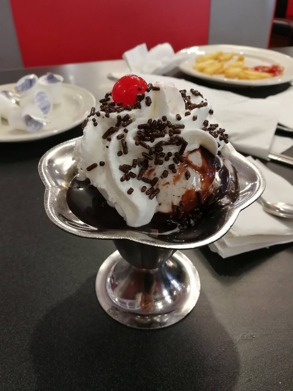 Friendlys | restaurant | 2369 Street Rd, Bensalem, PA 19020, USA | 2152441080 OR +1 215-244-1080