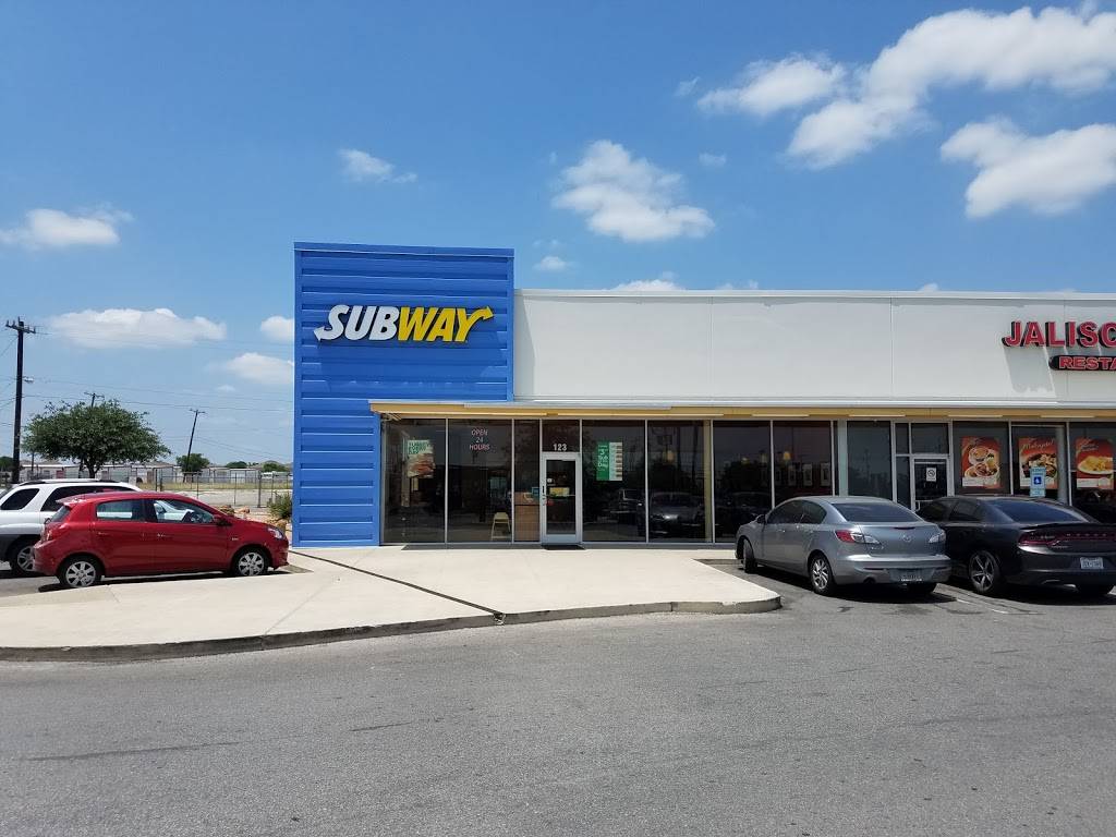 Subway Restaurants | restaurant | 8223 Marbach Rd, San Antonio, TX 78227, USA | 2106751250 OR +1 210-675-1250