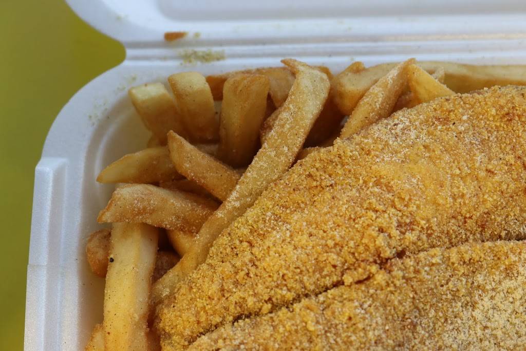 Hook Fish & Chicken | restaurant | 5000 Reading Rd, Cincinnati, OH 45237, USA | 5132425888 OR +1 513-242-5888