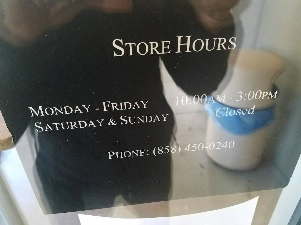 Croutons | restaurant | 400 Rupertus Ln, La Jolla, CA 92093, USA | 8584500240 OR +1 858-450-0240