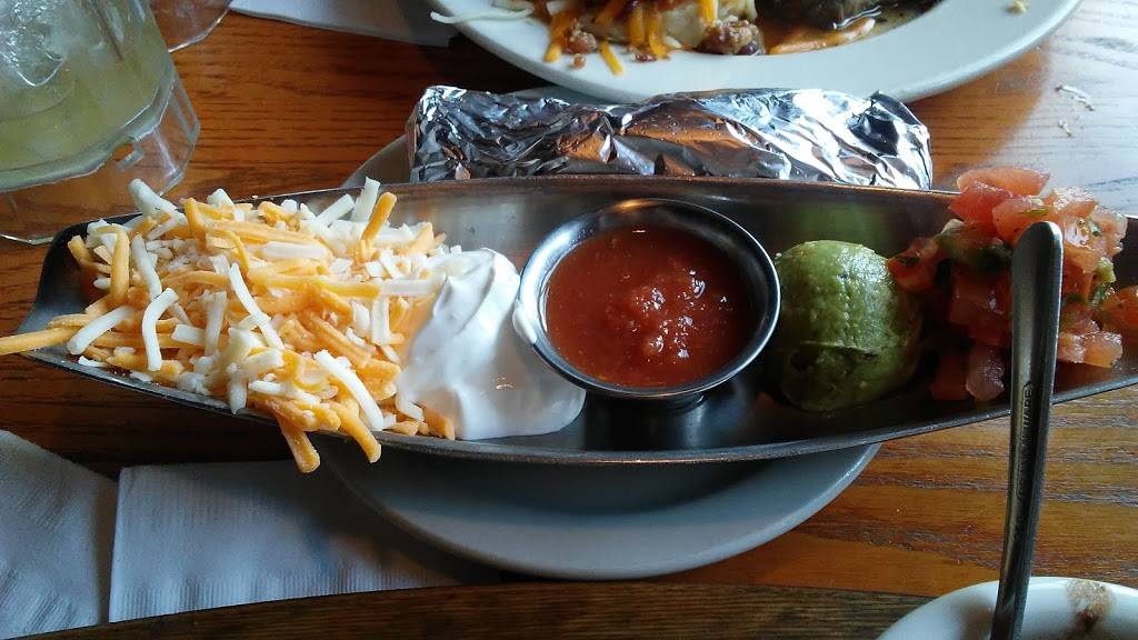 Chilis Grill & Bar | restaurant | 10220 Central Ave SE, Albuquerque, NM 87123, USA | 5052966400 OR +1 505-296-6400