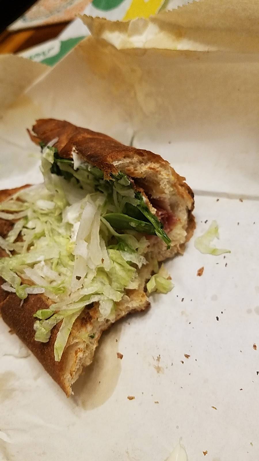 Subway | restaurant | 632 Grassfield Pkwy, Chesapeake, VA 23322, USA | 7573128940 OR +1 757-312-8940