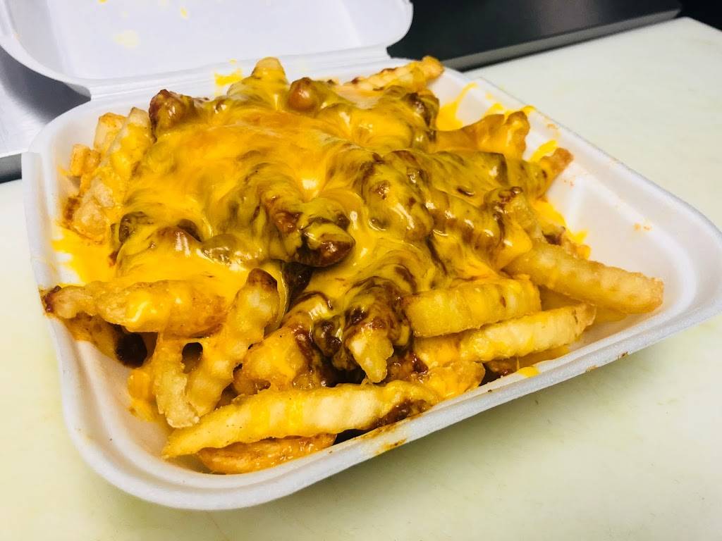 Sno-White Drive In | restaurant | 141 W Inyo Ave, Tulare, CA 93274, USA | 5596861801 OR +1 559-686-1801