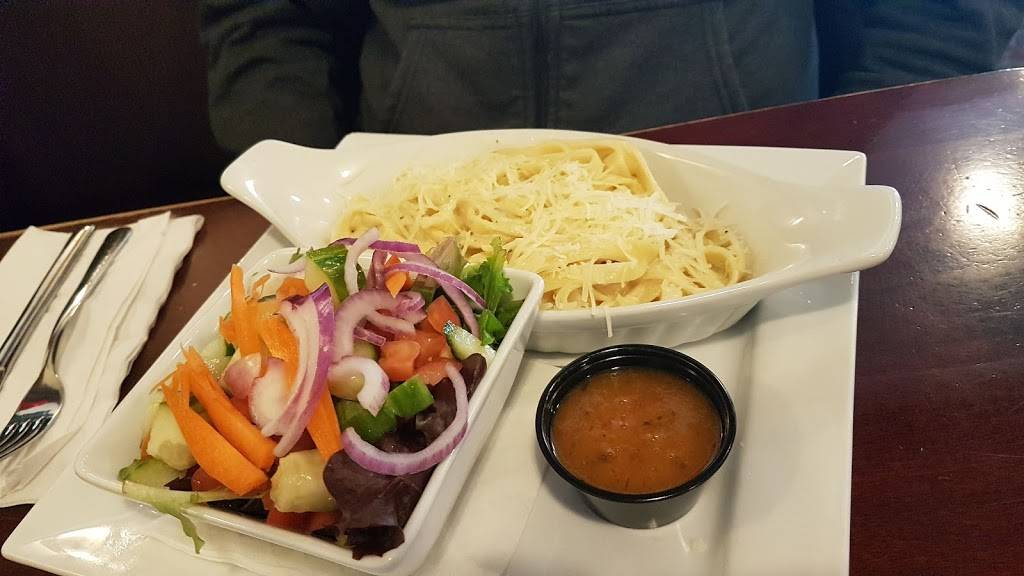 Whale & Ale British Pub | restaurant | 1120 Victoria St N, Kitchener, ON N2B 3T2, Canada | 5195703033 OR +1 519-570-3033