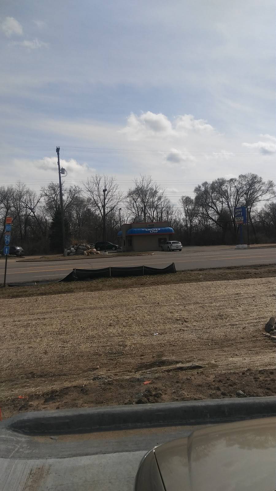 Chicken Coop | restaurant | 1180 E Columbia Ave, Battle Creek, MI 49014, USA | 2699622973 OR +1 269-962-2973