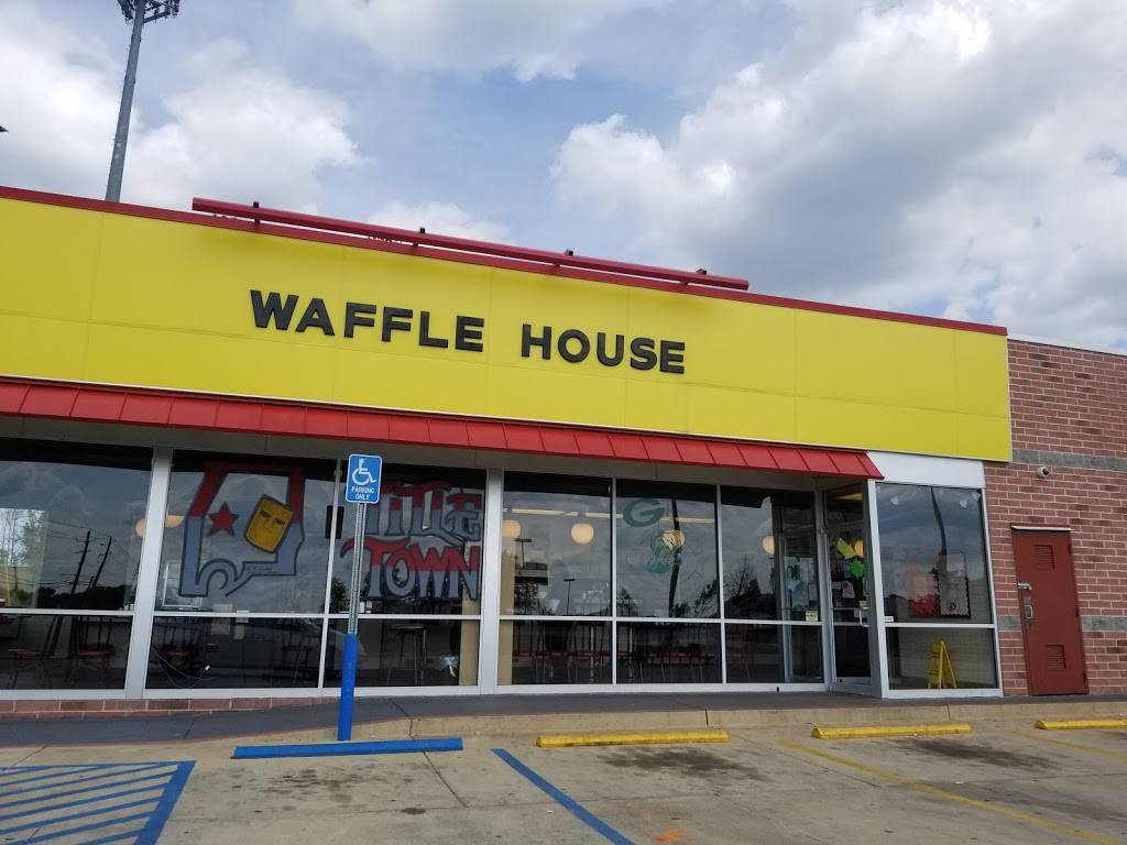 Waffle House | restaurant | 5681 McFarland Blvd, Northport, AL 35476, USA | 2053300992 OR +1 205-330-0992
