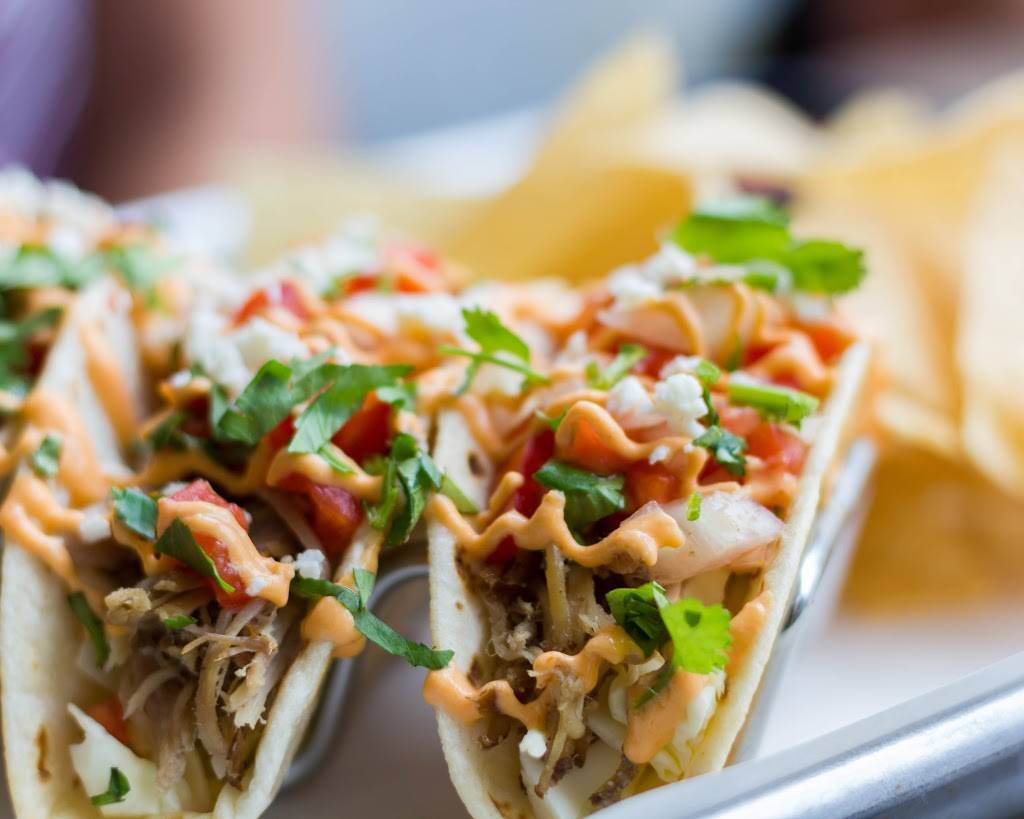 Badfins Food + Brew | restaurant | 215 S Gulfview Blvd, Clearwater, FL 33767, USA | 7274745591 OR +1 727-474-5591