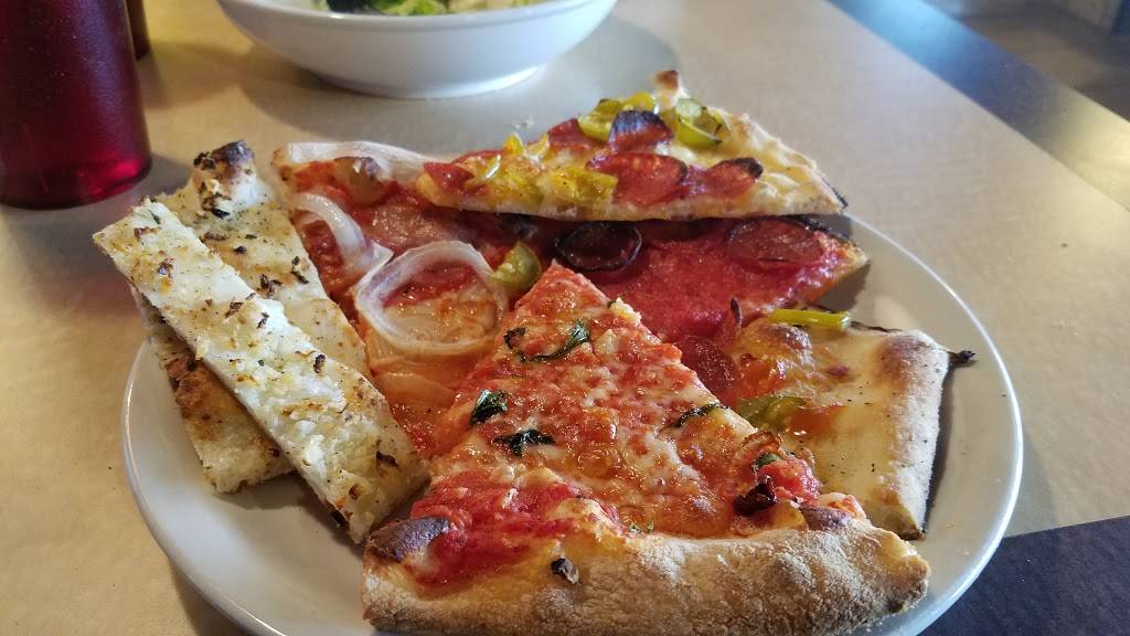 Tomatoes APizza | restaurant | 24369 Halsted Rd, Farmington Hills, MI 48335, USA | 2488884888 OR +1 248-888-4888