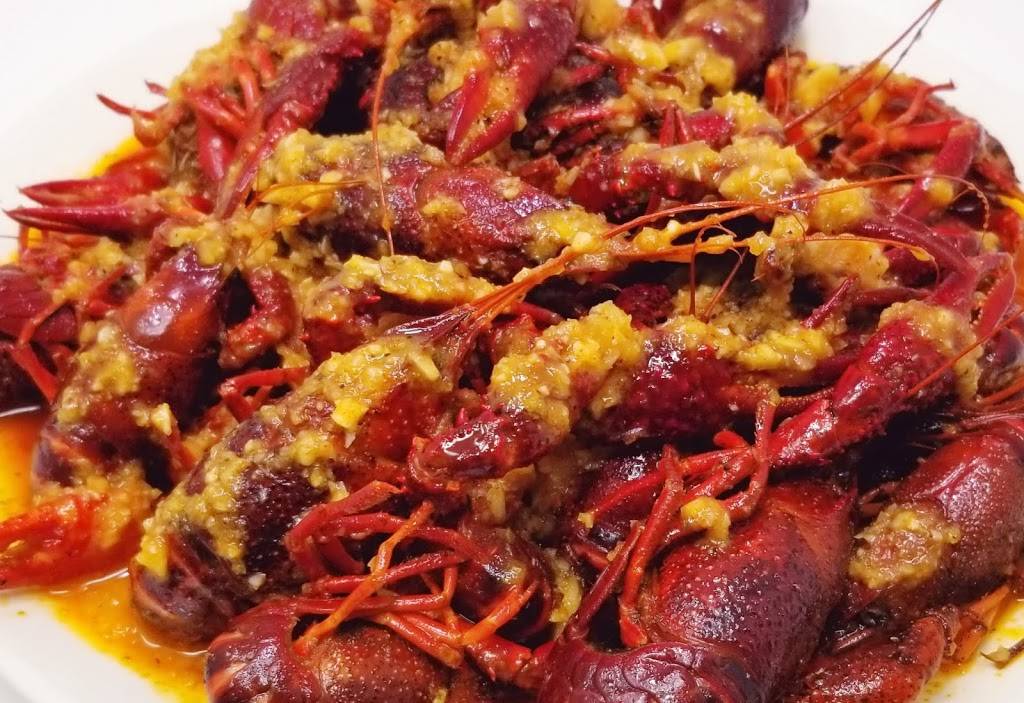 Bayou Seafood & More | restaurant | 10040 Veterans Memorial Dr #200, Houston, TX 77038, USA | 2817414520 OR +1 281-741-4520