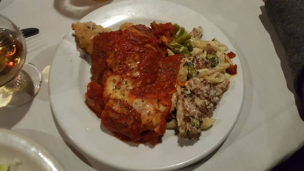 Harrys La Casa Mia Restaurant | restaurant | 1797, 840 Broadway, Raynham, MA 02767, USA | 5088241968 OR +1 508-824-1968