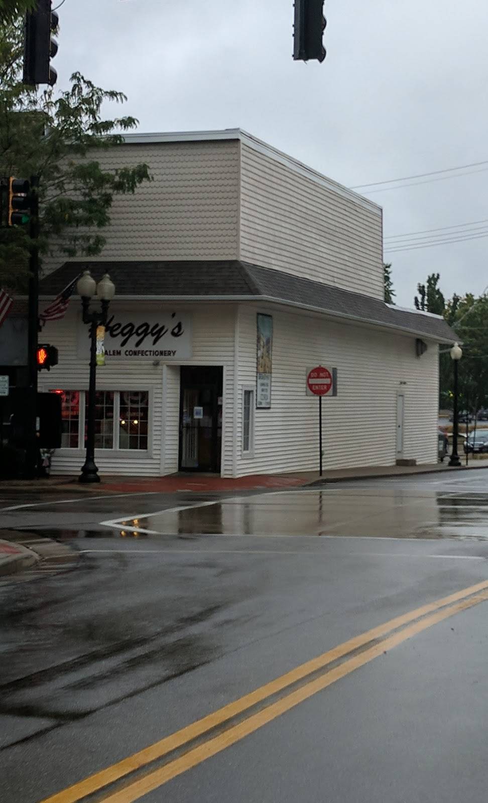 Heggys Confectionery | restaurant | 296 E State St, Salem, OH 44460, USA | 3303325723 OR +1 330-332-5723