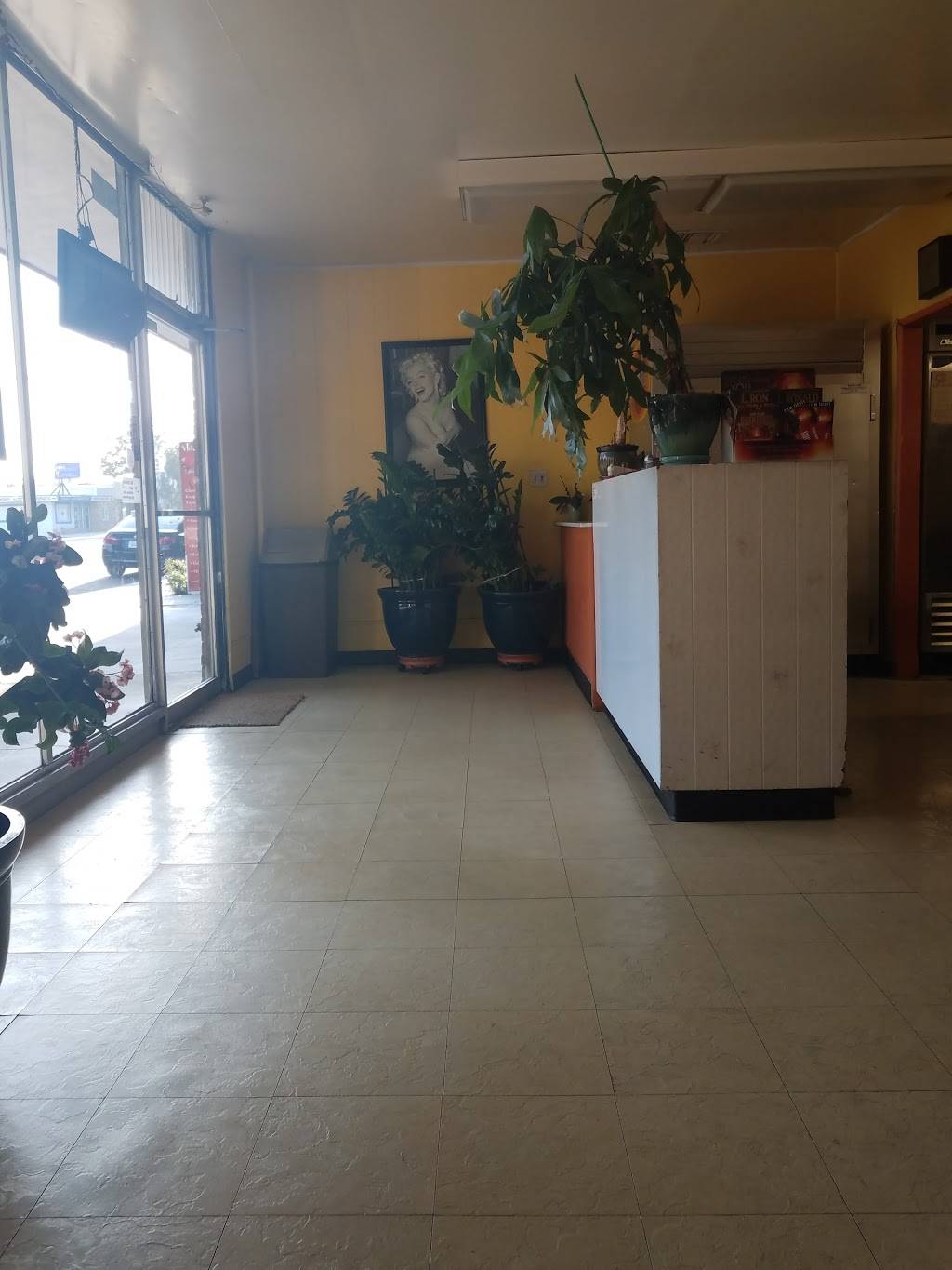 Pinball Pizza | meal delivery | 1731, 2109 W Magnolia Blvd, Burbank, CA 91506, USA | 8188462055 OR +1 818-846-2055