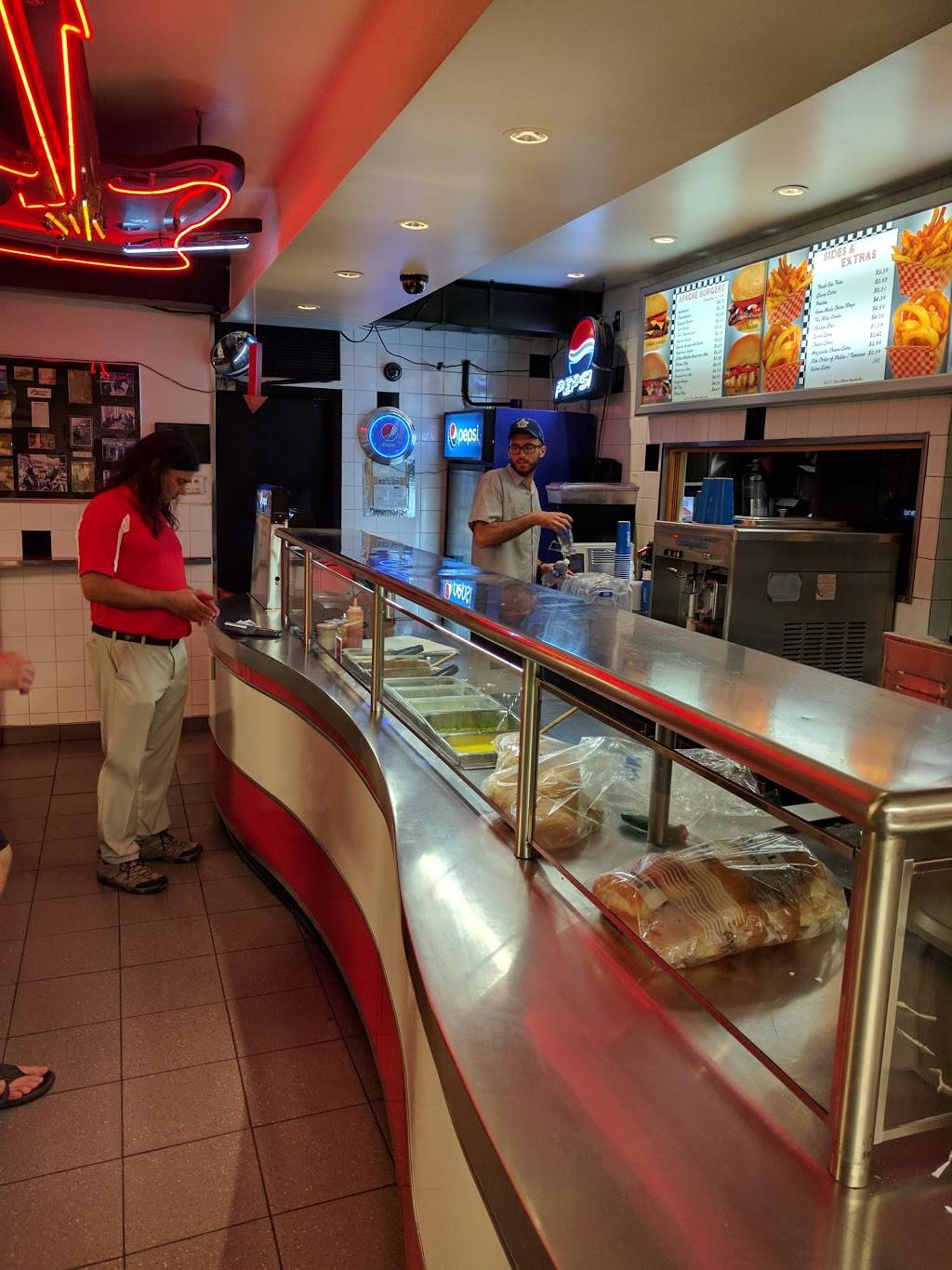 Apache Burgers | restaurant | 5236 Dundas St W, Etobicoke, ON M9B 1A7, Canada | 4162333046 OR +1 416-233-3046