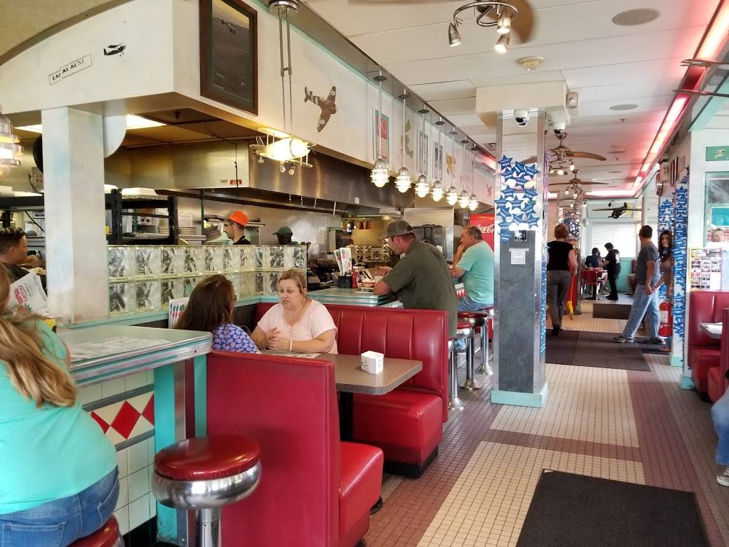 Airport Diner | restaurant | 2280 Brown Ave, Manchester, NH 03103, USA | 6036235040 OR +1 603-623-5040