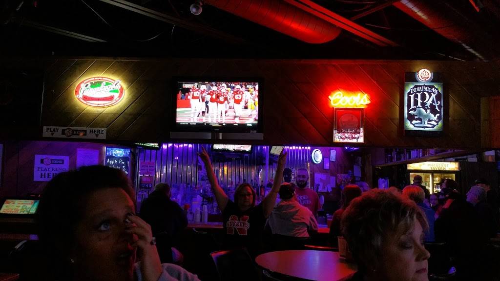 Pheasant Bar and Grill | night club | 13909 S Plaza, Omaha, NE 68137, USA | 4028953311 OR +1 402-895-3311