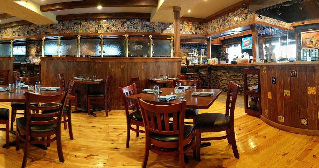 La Charla Mexican Restaurant | restaurant | 1526, 127 Main St, New Paltz, NY 12561, USA | 8456338276 OR +1 845-633-8276