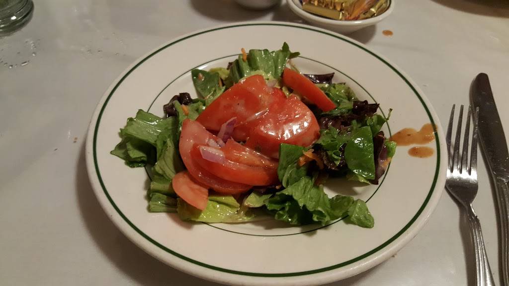 Benjis French Basque Restaurant | restaurant | 4001 Rosedale Hwy, Bakersfield, CA 93308, USA | 6613280400 OR +1 661-328-0400