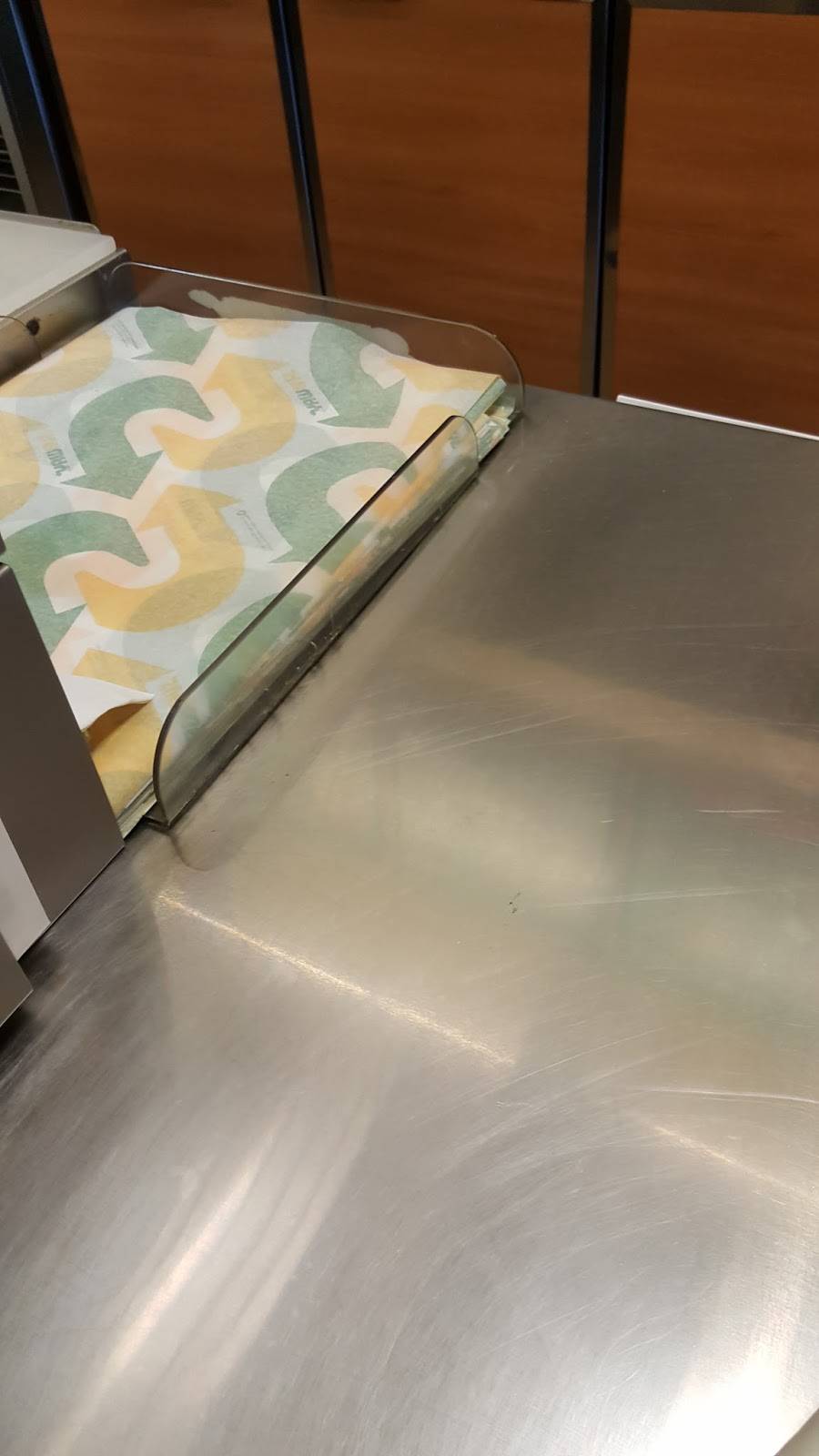 Subway | restaurant | 386 W Ashlan Ave, Clovis, CA 93612, USA | 5592920335 OR +1 559-292-0335