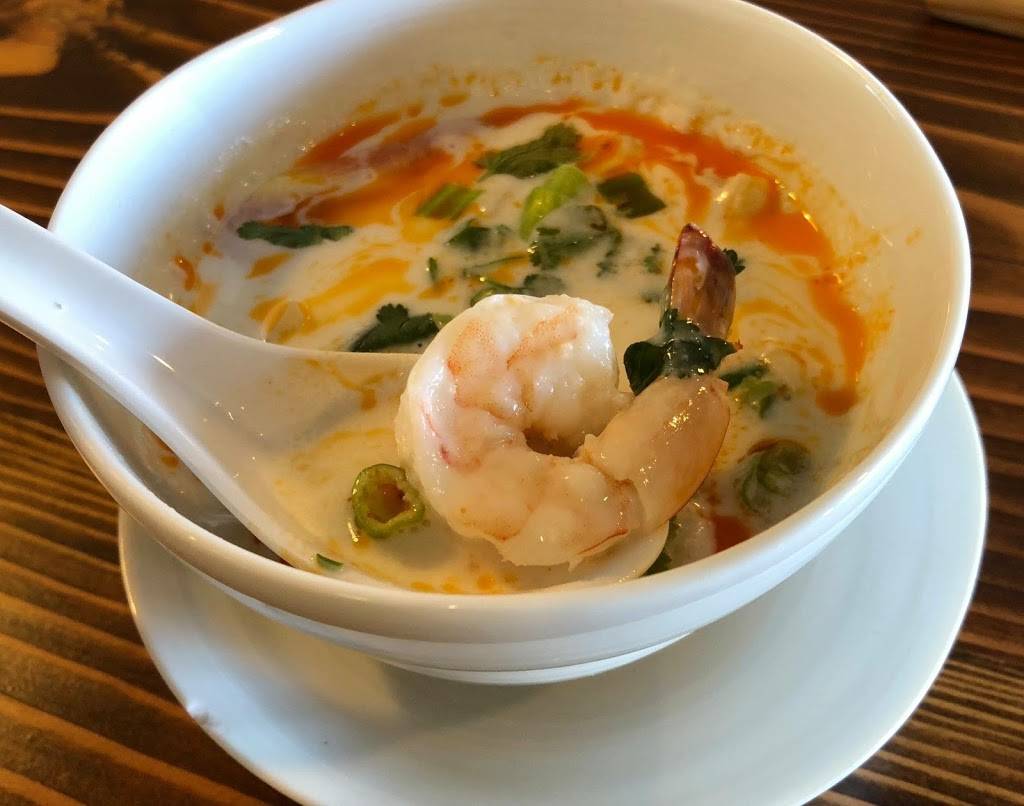 La Moon Thai Eatery | restaurant | 6366 El Cajon Blvd, San Diego, CA 92115, USA | 6195469990 OR +1 619-546-9990