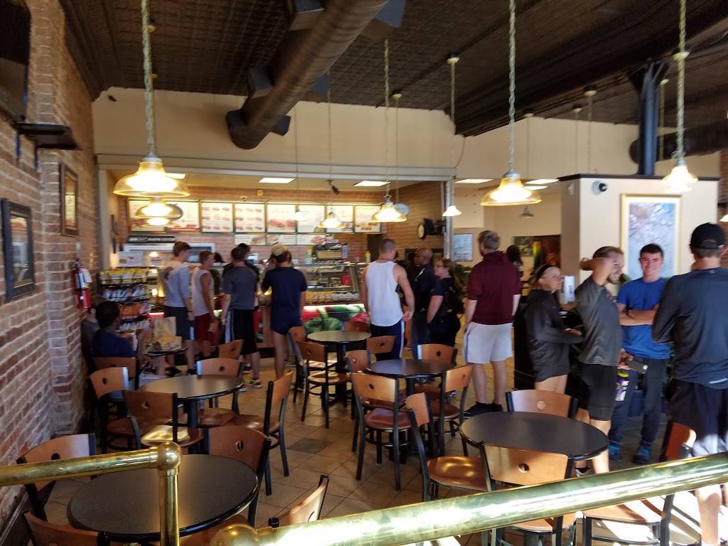 Subway | restaurant | 712 E Broadway, Alton, IL 62002, USA | 6184631028 OR +1 618-463-1028