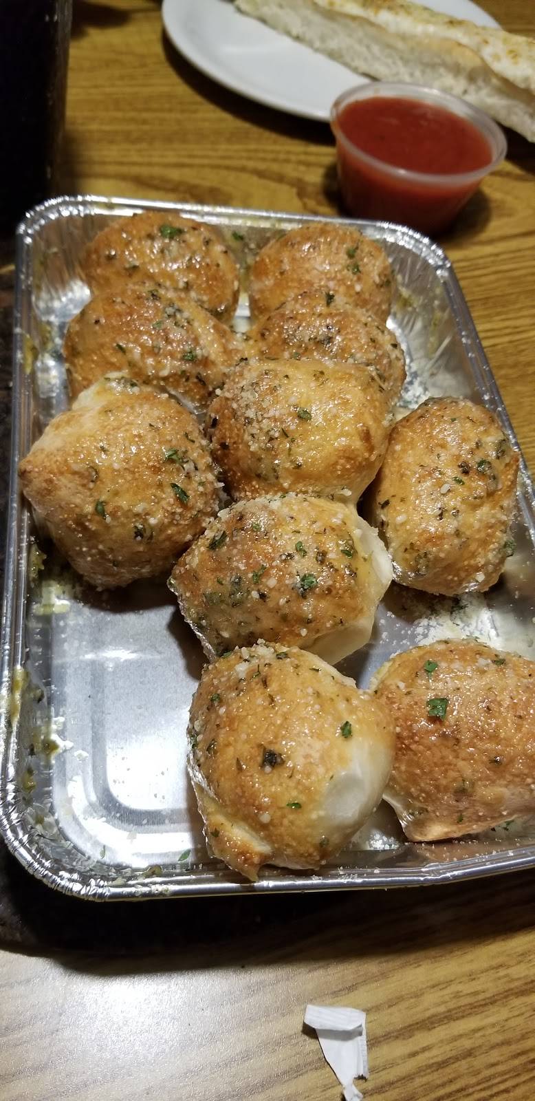 Pizza Hut | restaurant | 2787 Prairie Ave, Beloit, WI 53511, USA | 6083654221 OR +1 608-365-4221