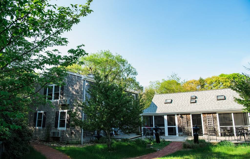 Lamberts Cove Inn, Farm and Restaurant | restaurant | 90 Manaquayak Rd, West Tisbury, MA 02575, USA | 8005350272 OR +1 800-535-0272