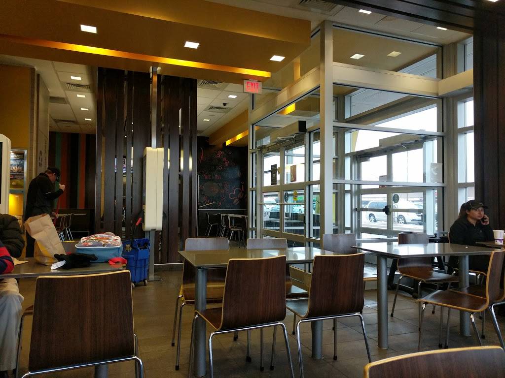 McDonalds | cafe | 6410 Millcreek Dr, Mississauga, ON L5N 3E7, Canada | 9058260065 OR +1 905-826-0065
