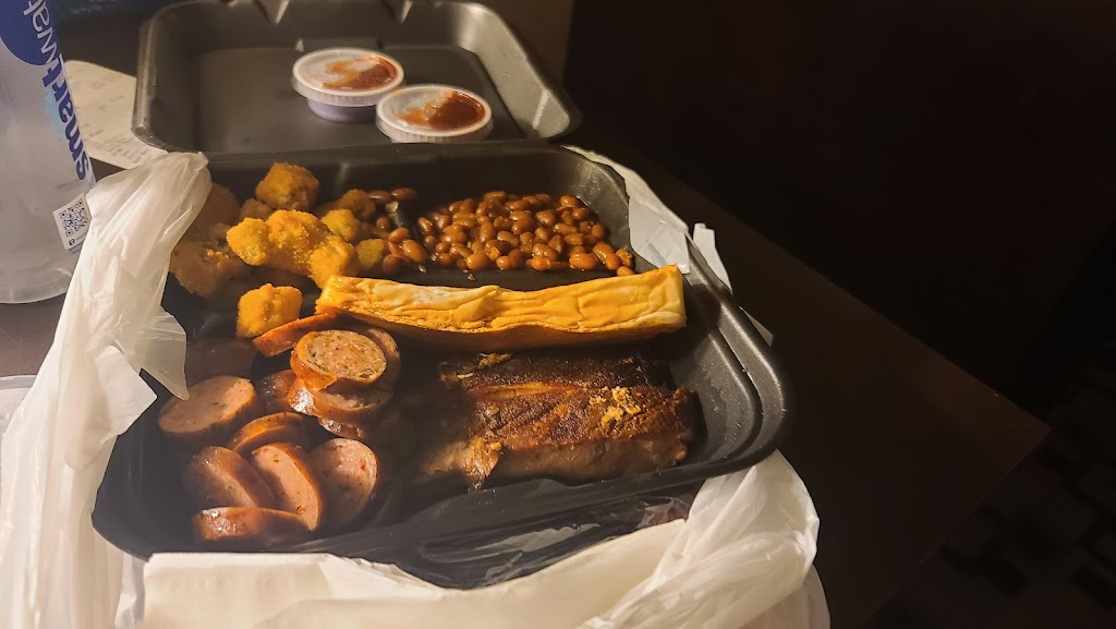 Clays Patio & Grill | restaurant | 228 Dawa St, Marksville, LA 71351, USA | 3182537771 OR +1 318-253-7771