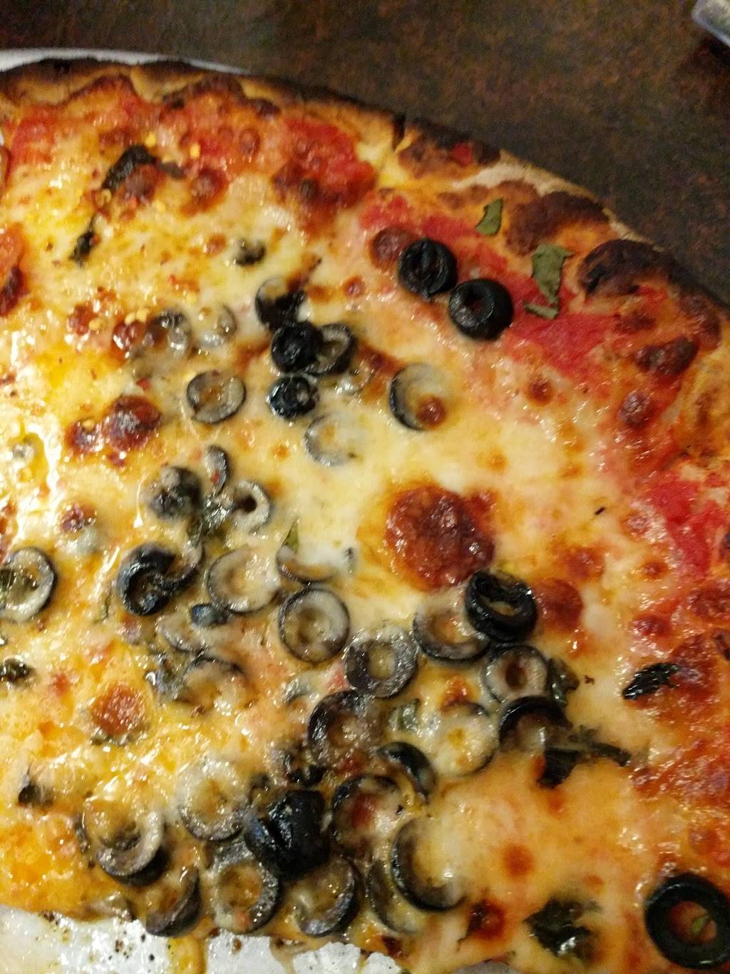 Ernies Pizzeria | restaurant | 1279 Whalley Ave, New Haven, CT 06515, USA | 2033873362 OR +1 203-387-3362