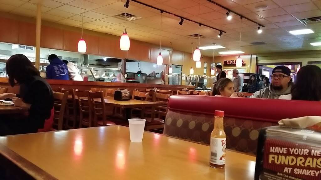 Shakeys Pizza Parlor | restaurant | 11420 Valley Blvd, El Monte, CA 91731, USA | 6263504411 OR +1 626-350-4411