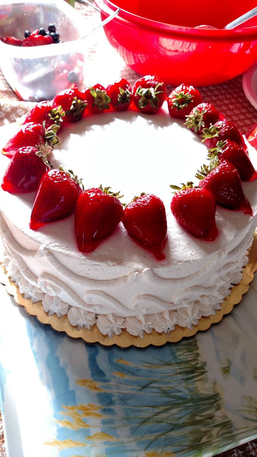 Omega Restaurant & Bakery | bakery | 9100 W Golf Rd, Niles, IL 60714, USA | 8472967777 OR +1 847-296-7777