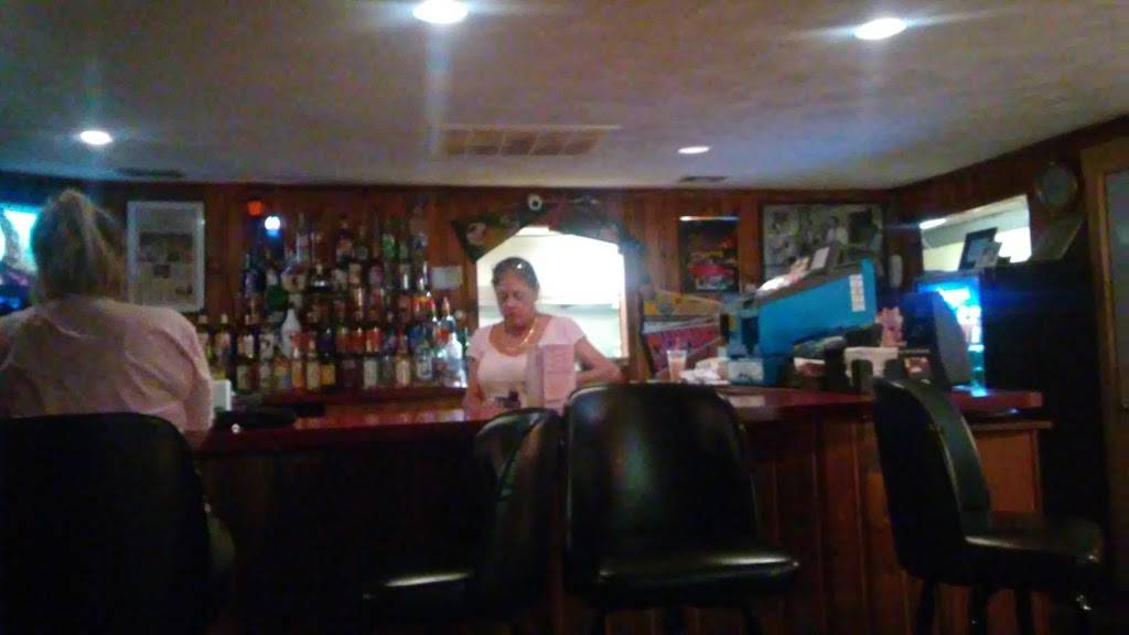 Mikes Famous Pizza | restaurant | 105 Taunton Ave, Norton, MA 02766, USA | 5082869062 OR +1 508-286-9062