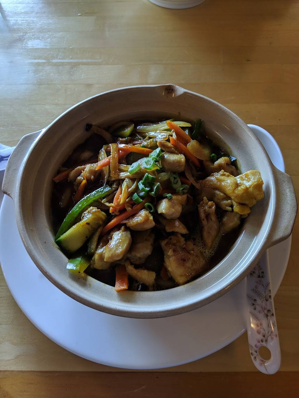 Lis Noodles | restaurant | 10915 Monroe Rd Suite F, Matthews, NC 28105, USA | 7042468978 OR +1 704-246-8978