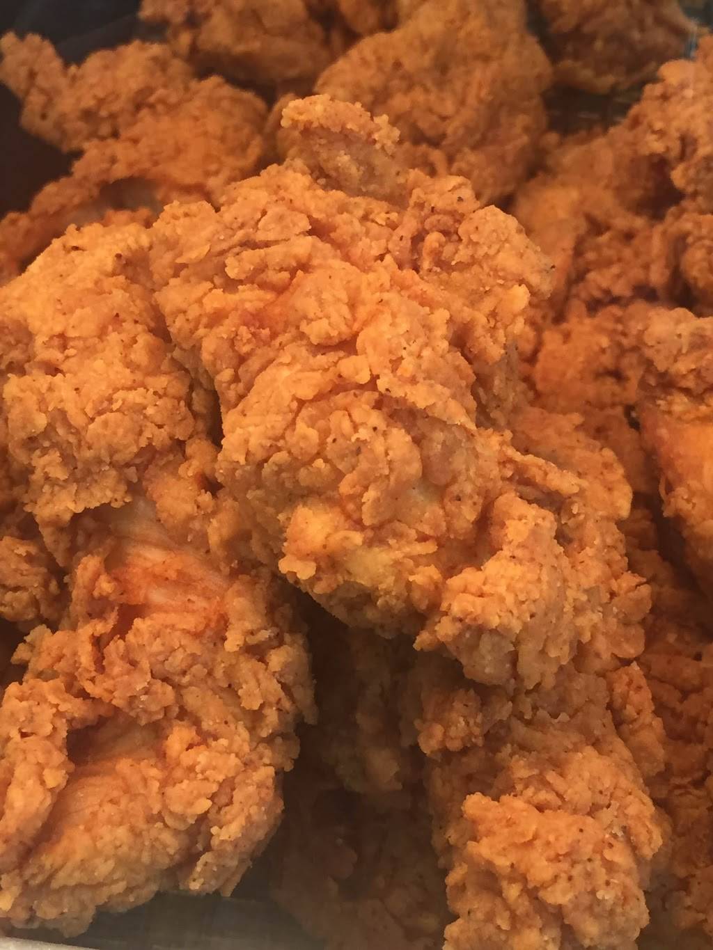 Charles Chicken and Sauce | meal takeaway | 5460 E 21st St, Indianapolis, IN 46218, USA | 3173754422 OR +1 317-375-4422