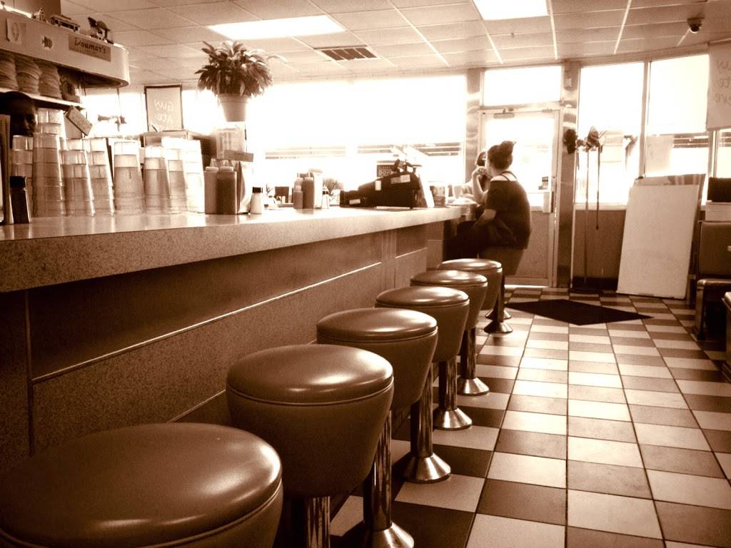 Doumars Cones & Barbecue | restaurant | 1919 Monticello Ave, Norfolk, VA 23517, USA | 7576274163 OR +1 757-627-4163