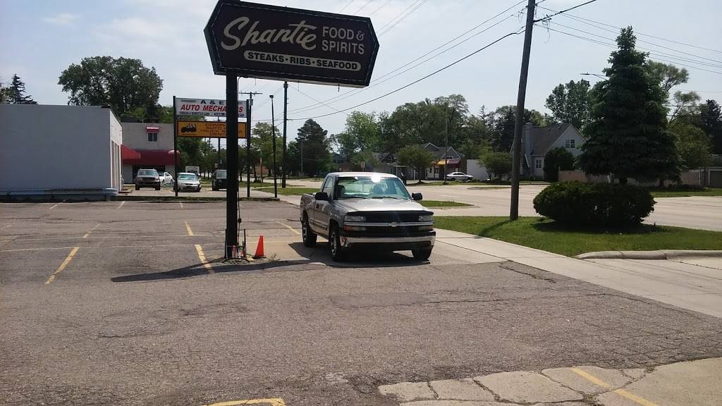 Shantie Food & Spirit | restaurant | 3535 E 9 Mile Rd, Warren, MI 48091, USA | 5867555055 OR +1 586-755-5055